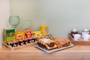 CALDERA close to the port, airport & Athens