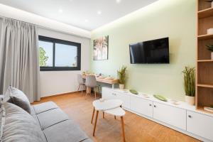 CALDERA close to the port, airport & Athens