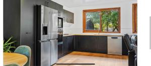 2 Bedroom Cottage with Lagoon pool & spa