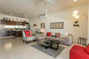 Luzera - Condo with ample private roof & jacuzzi & BBQ