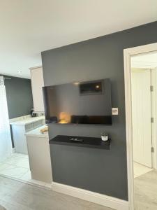 Cosy Modern Flat with garden