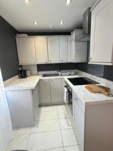 Cosy Modern Flat with garden