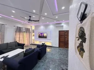 Appartement seul au 2e étage - Ouékè-Zoumè