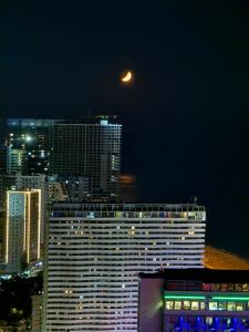 Апартаменты с видом на Турцию на 47 этаже.