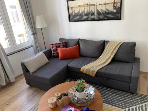 Central Brussel - steps Grand Place - local vibrant neighbourhood