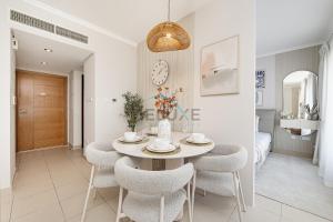 Chic Studio in Burj Views Podium, Downtown Dubai by Deluxe Holiday Homes