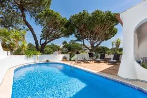 Villa Carlos - لولي