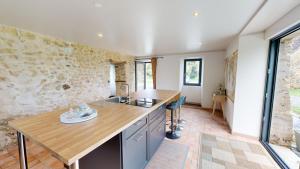 Maisons de vacances Les Grands Ormeaux - Elegance & Piscine chauffee - L-Instant Clef : photos des chambres