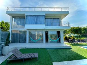 LaCelia SantaVeronica