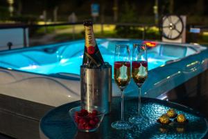 Floating Sea House SHARK 3