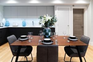 LUXaway Mews House St Johns Wood - Sleeps up to 11