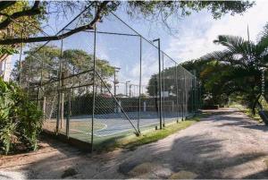 Casa em condomínio fechado com estrutura completa