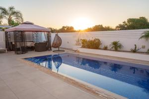Hubstay - Blue Harmony Villa in Protaras - 5 min Walk to the Beach - Ubytování bez kategorie ve městě Paralimni