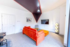 Centralised Silverstone with FREE PARKING by Prescott Apartments