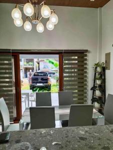 Matthew Pensione House- Modern Island Residence