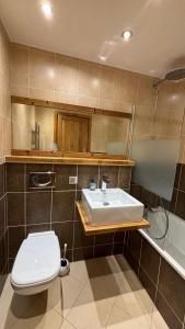 LES MOUTIERES 3 étoiles - 46m2, SKIS AUX PIEDS, 6 pers TIGNES