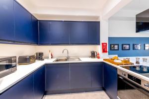 Modern Skyfall with FREE PARKING For Families & Business By Prescott Apartments