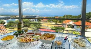Apartments Kremenici 
