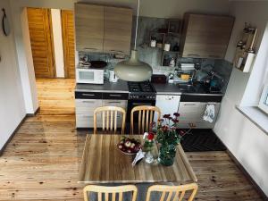 Domek na wsi kieleckiej