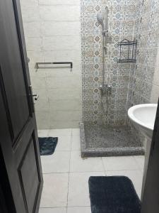 Luxury apartment in Sheikh Zayed