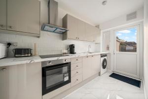 2 Bed Luxury Parking and Garden - Close to Heathrow