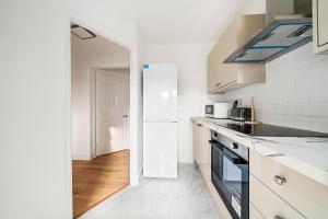 2 Bed Luxury Parking and Garden - Close to Heathrow