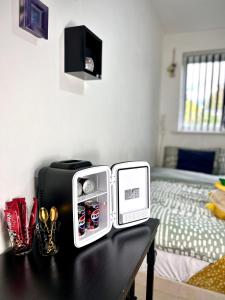 Convenient Stay Private Bed, Bath & Parking Included