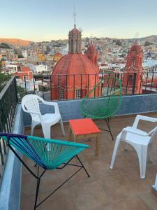 Guanajuato Centro quiet 3-story home with great views