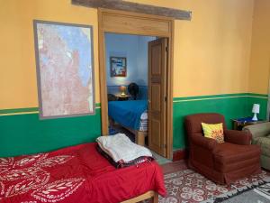 Guanajuato Centro quiet 3-story home with great views