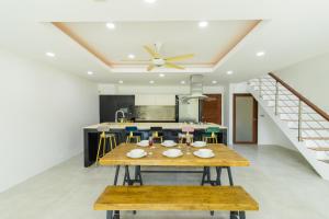 Patong 180-degree stunning sea view modern 4-bedroom villa sleeps 10 private pool stunning sunset BBQ