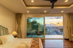 Patong 180-degree stunning sea view modern 4-bedroom villa sleeps 10 private pool stunning sunset BBQ