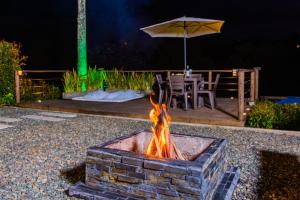 Boskoso Forest Retreat Jacuzzi & Waterfall