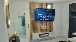 Blue Room - Plessis-Bouchard