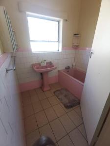 3-Bedroom Oasis with Pool