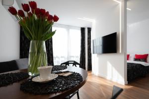 City Center Grzybowska, next to Warsaws Business District, Metro ONZ & Westin Hotel by WarsawSkyLine Apartments