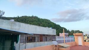 Murugan-Rooms