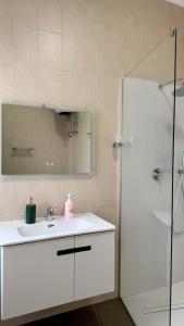 Urban Serenity City Skyline Premium - Blloku