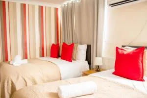 Spacious 5 bedroom house!Tilbury!Free parking! - 提伯利