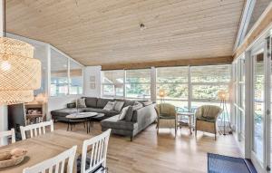 Nice Home In Væggerløse With Sauna