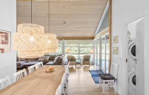 Nice Home In Væggerløse With Sauna