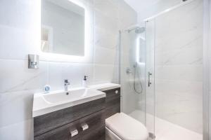 Modern 3 Bedroom Apartment with Ensuite