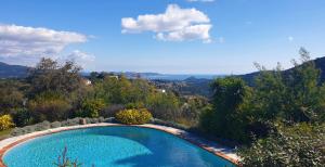 Maisons de vacances VILLA L'ESTEREL AVEC PISCINE VUE MER -MANDELIEU 06210- 6 Pers : photos des chambres