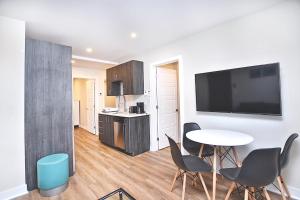 Elegant 3BDR in Heart Of Plateau 8B