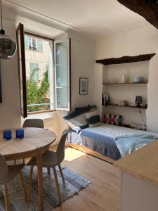 Appartements Biot - Place des Arcades : photos des chambres