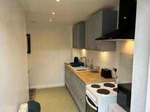 One bed and bathroom with kitchen for self catering Alness