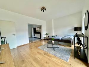 FeWo Palmtrees - Große und moderne 2 Zimmerwohnung mit Süd-West Balkon in Gladbeck-Mitte nähe Movie Park und Arena AufSchalke