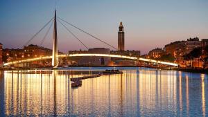 Studio "Sous les Toits" - Charmant et calme - Gare et Tram à 4 min