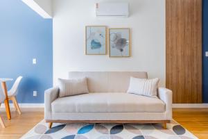 Apto Reformado Andar Alto Centro