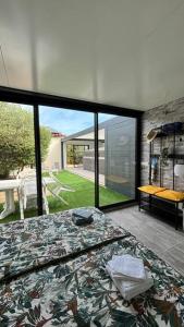 Appartements Aloha Studio &SPA en bordure de garrigue : photos des chambres