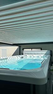 Appartements Aloha Studio &SPA en bordure de garrigue : photos des chambres